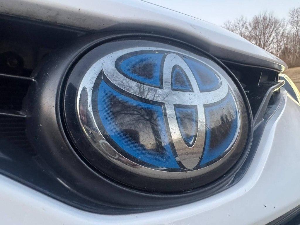 Toyota Camry Hybrid LE CVT (Natl) 2022