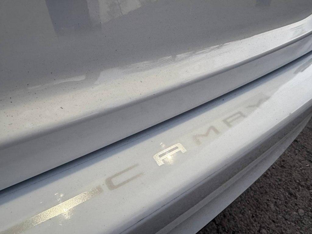 Toyota Camry Hybrid LE CVT (Natl) 2022