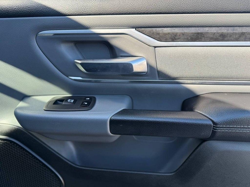 RAM 1500 Big Horn 4x4 Crew Cab 5'7" Box 2022