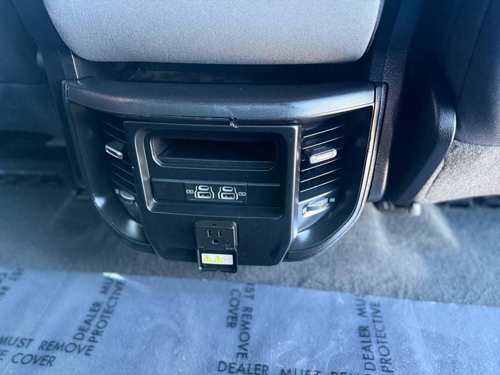 RAM 1500 Big Horn 4x4 Crew Cab 5'7" Box 2022