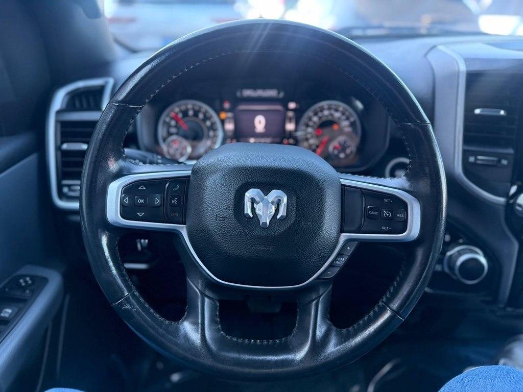 RAM 1500 Big Horn 4x4 Crew Cab 5'7" Box 2022