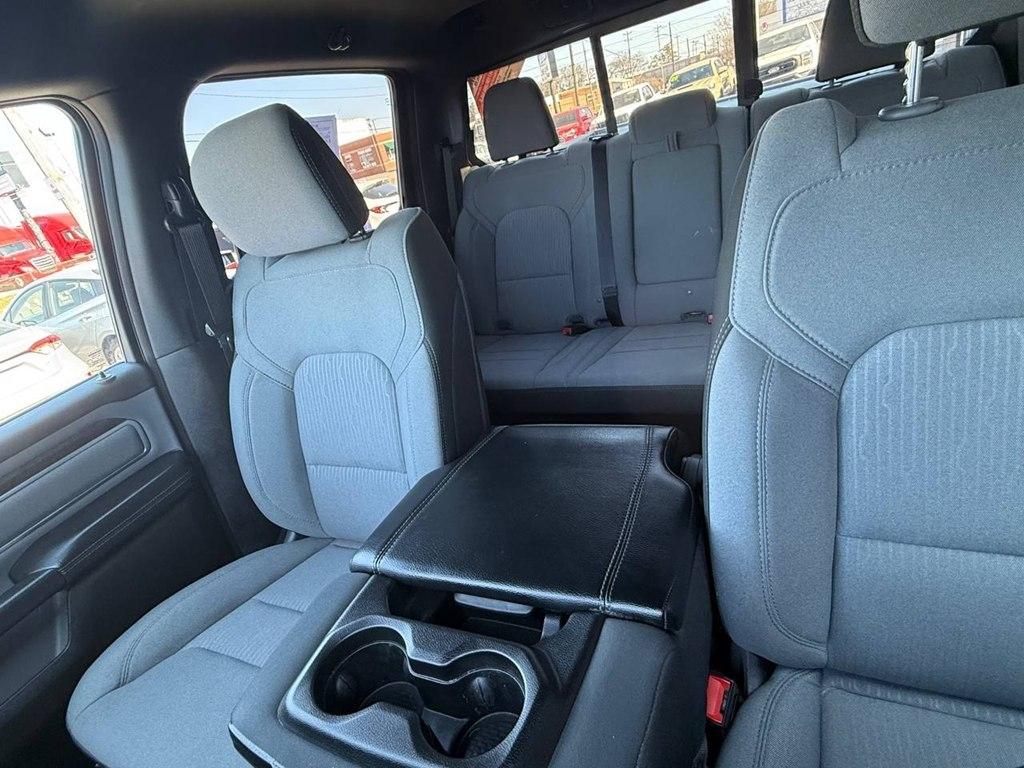 RAM 1500 Big Horn 4x4 Crew Cab 5'7" Box 2022