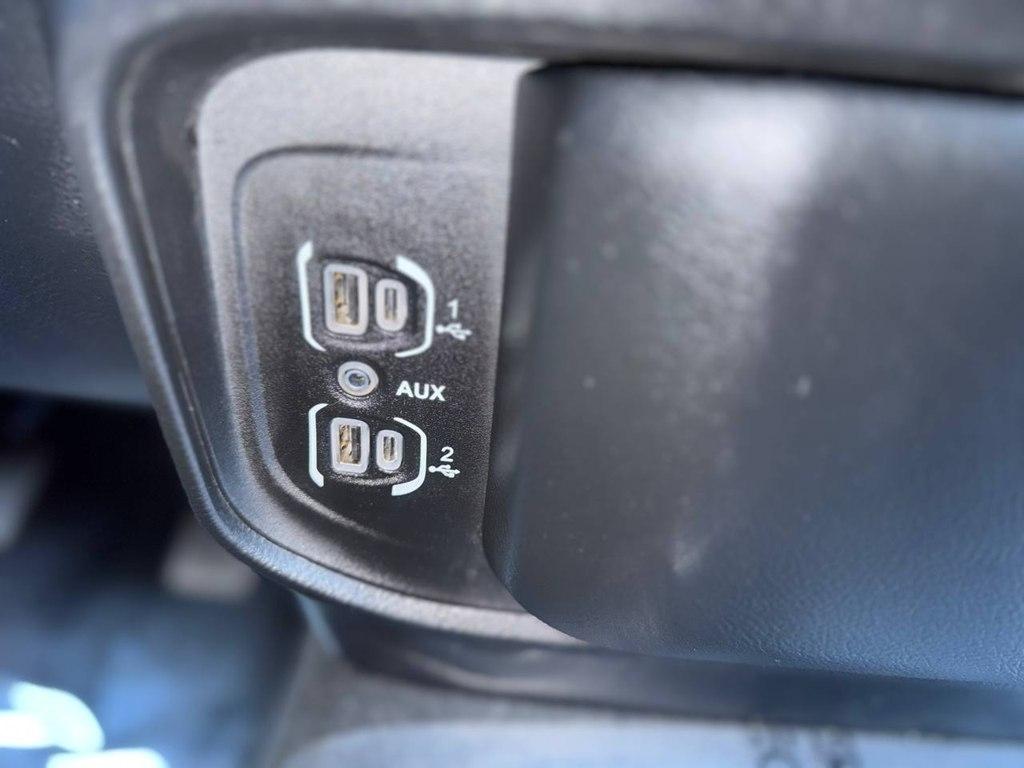 RAM 1500 Big Horn 4x4 Crew Cab 5'7" Box 2022