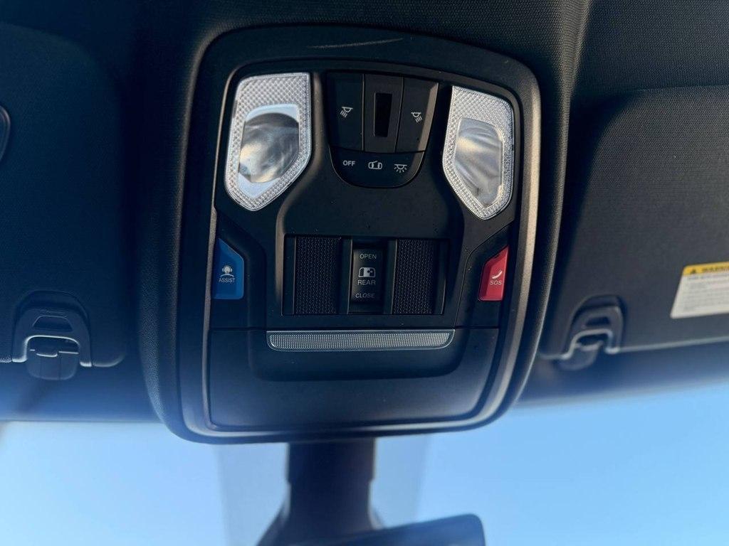 RAM 1500 Big Horn 4x4 Crew Cab 5'7" Box 2022