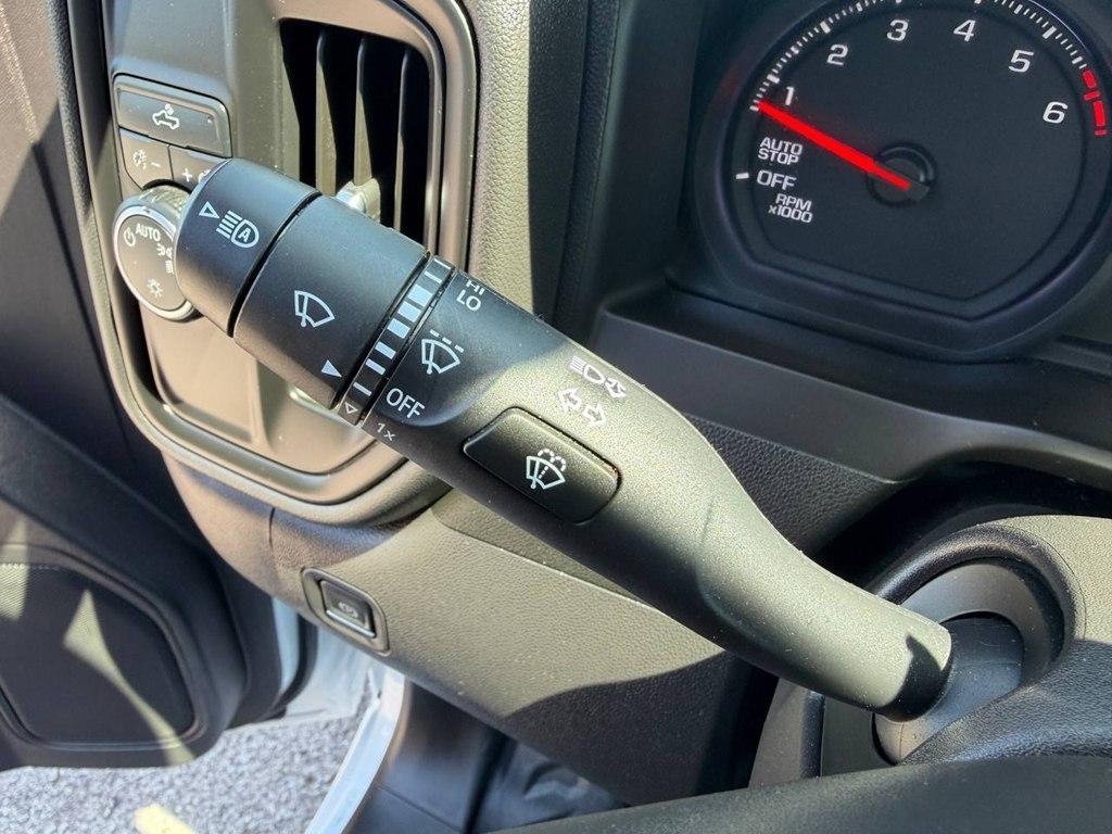 Chevrolet Silverado 1500 2WD Crew Cab 147" Work Truck 2025