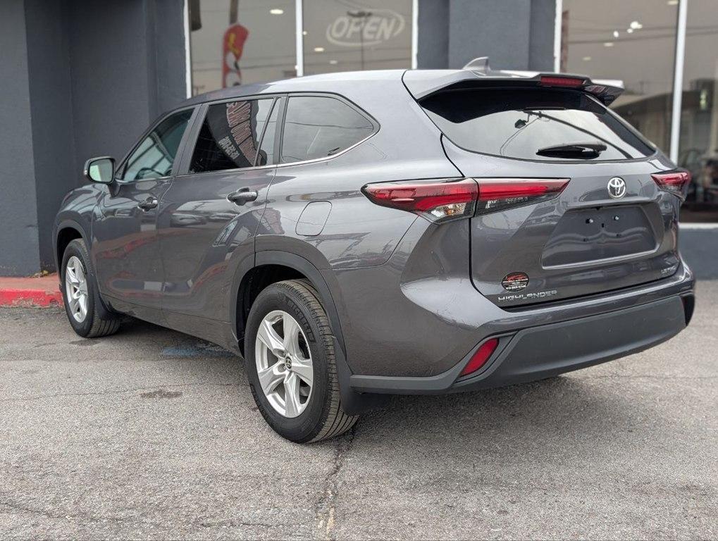 Toyota Highlander LE AWD (Natl) 2024