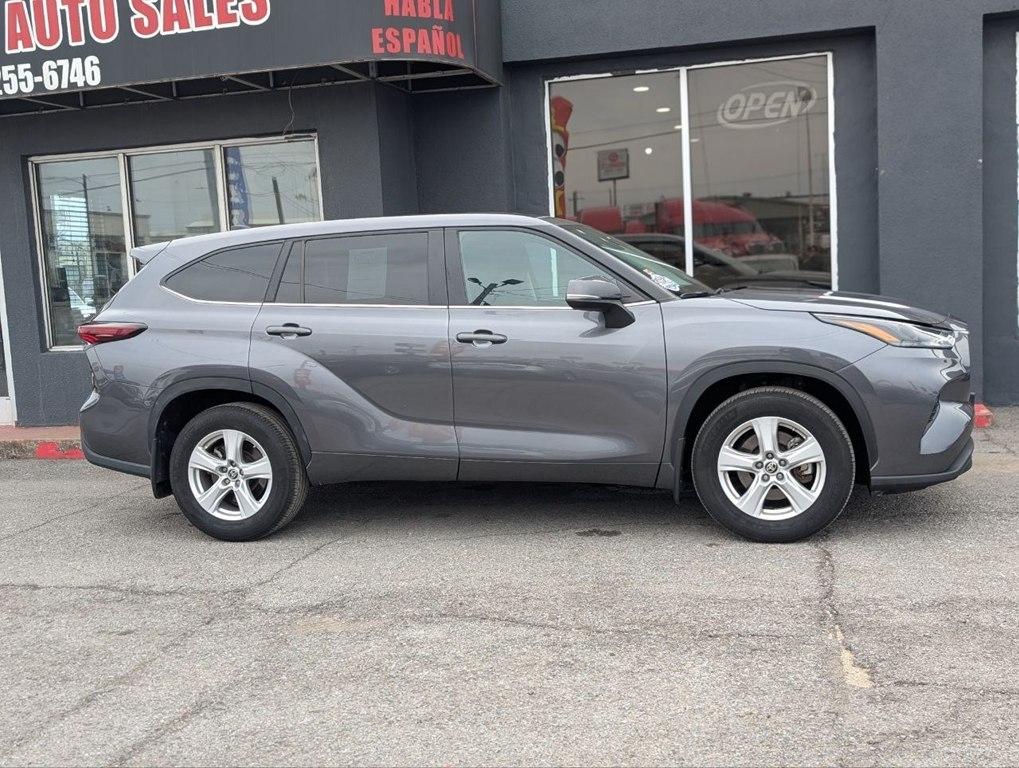 Toyota Highlander LE AWD (Natl) 2024