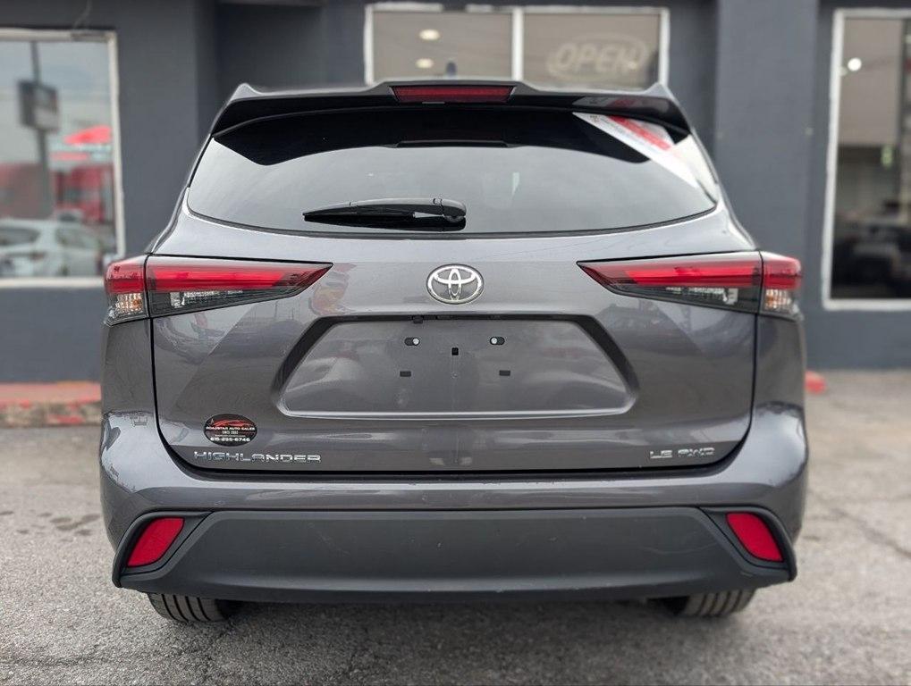 Toyota Highlander LE AWD (Natl) 2024