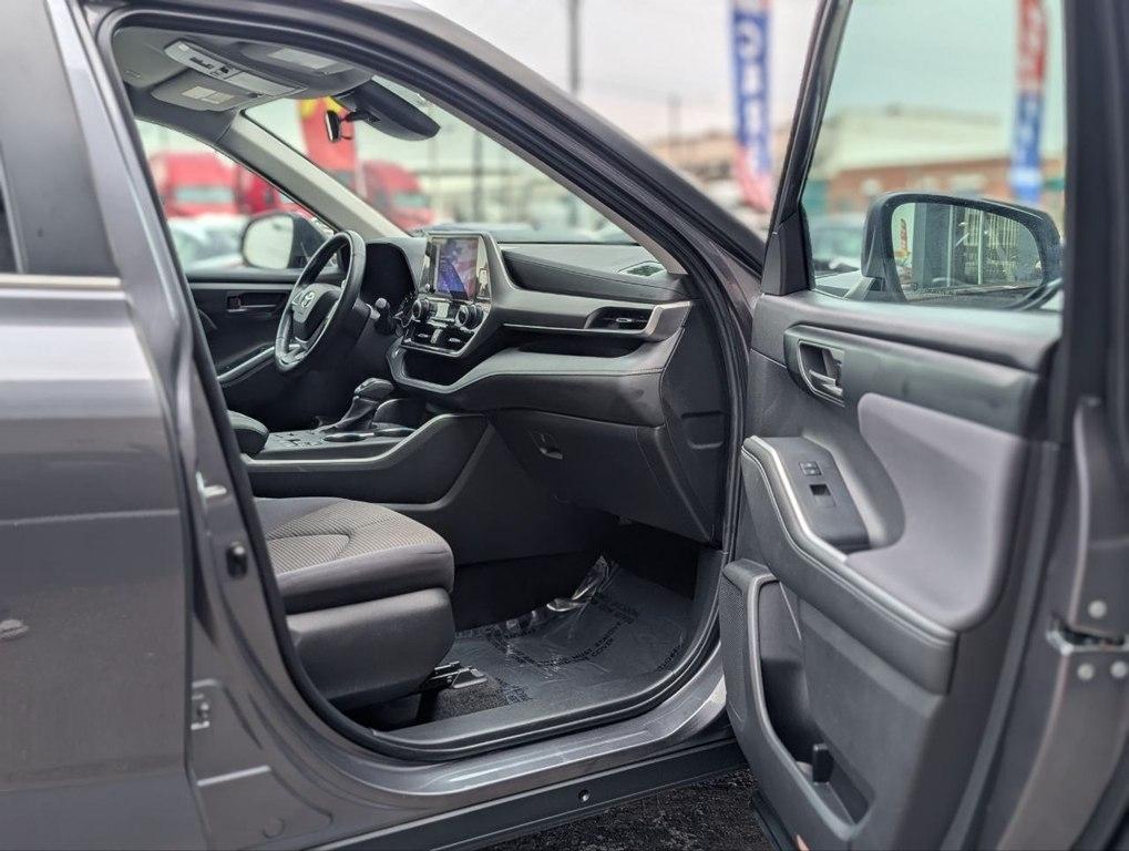 Toyota Highlander LE AWD (Natl) 2024