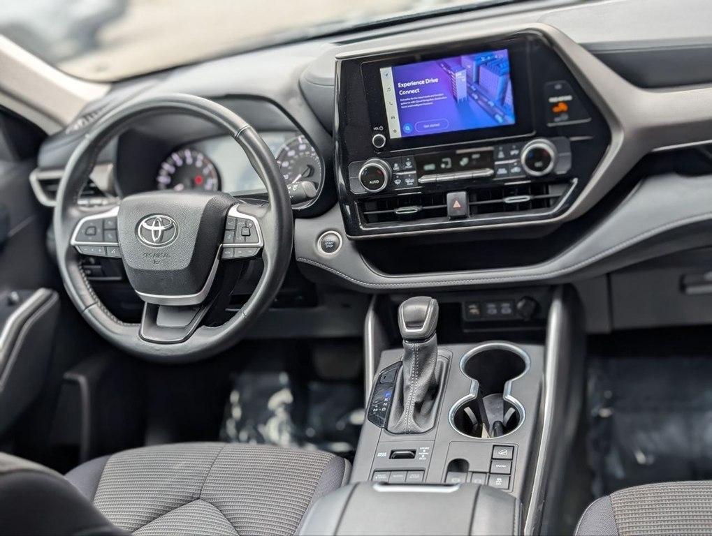 Toyota Highlander LE AWD (Natl) 2024