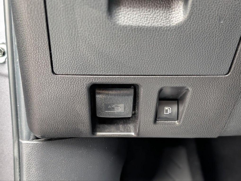 Toyota Highlander LE AWD (Natl) 2024