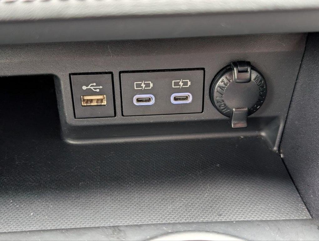 Toyota Highlander LE AWD (Natl) 2024