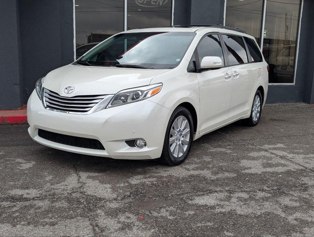 Toyota Sienna XLE Auto Access Seat FWD 7-Passenger (Natl) 2017