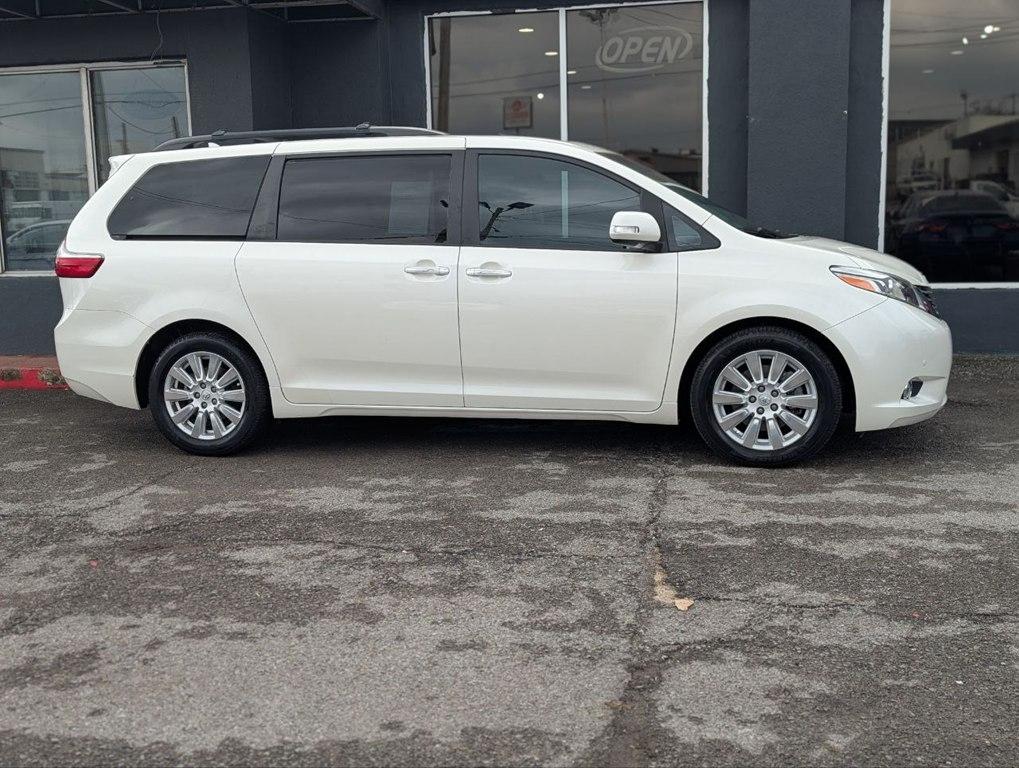 Toyota Sienna XLE Auto Access Seat FWD 7-Passenger (Natl) 2017