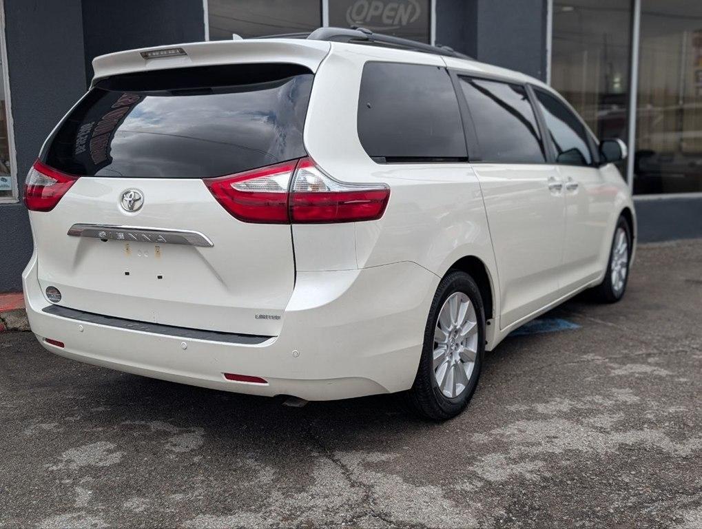 Toyota Sienna XLE Auto Access Seat FWD 7-Passenger (Natl) 2017