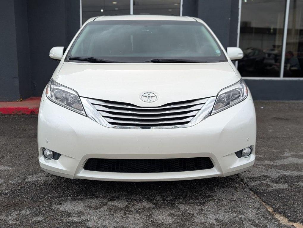 Toyota Sienna XLE Auto Access Seat FWD 7-Passenger (Natl) 2017