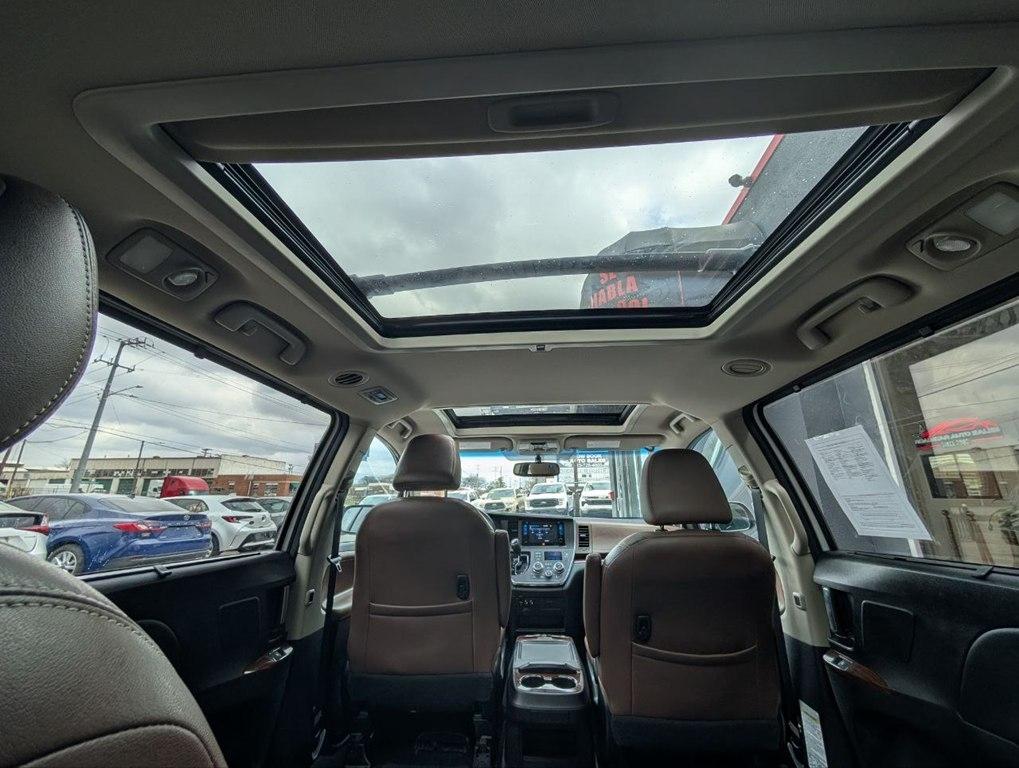 Toyota Sienna XLE Auto Access Seat FWD 7-Passenger (Natl) 2017
