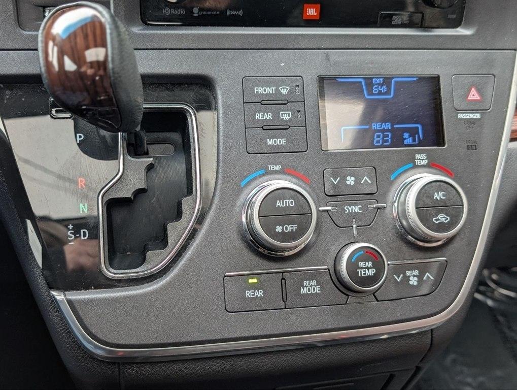 Toyota Sienna XLE Auto Access Seat FWD 7-Passenger (Natl) 2017