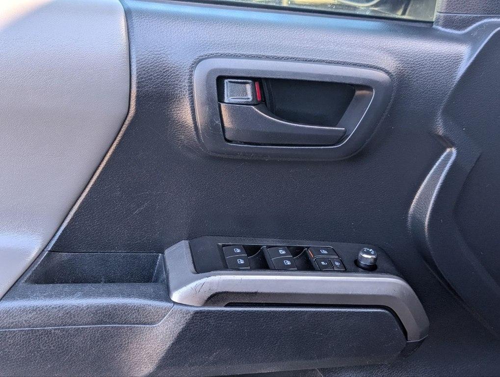 Toyota Tacoma SR5 Double Cab 5' Bed V6 4x2 AT (Natl) 2018