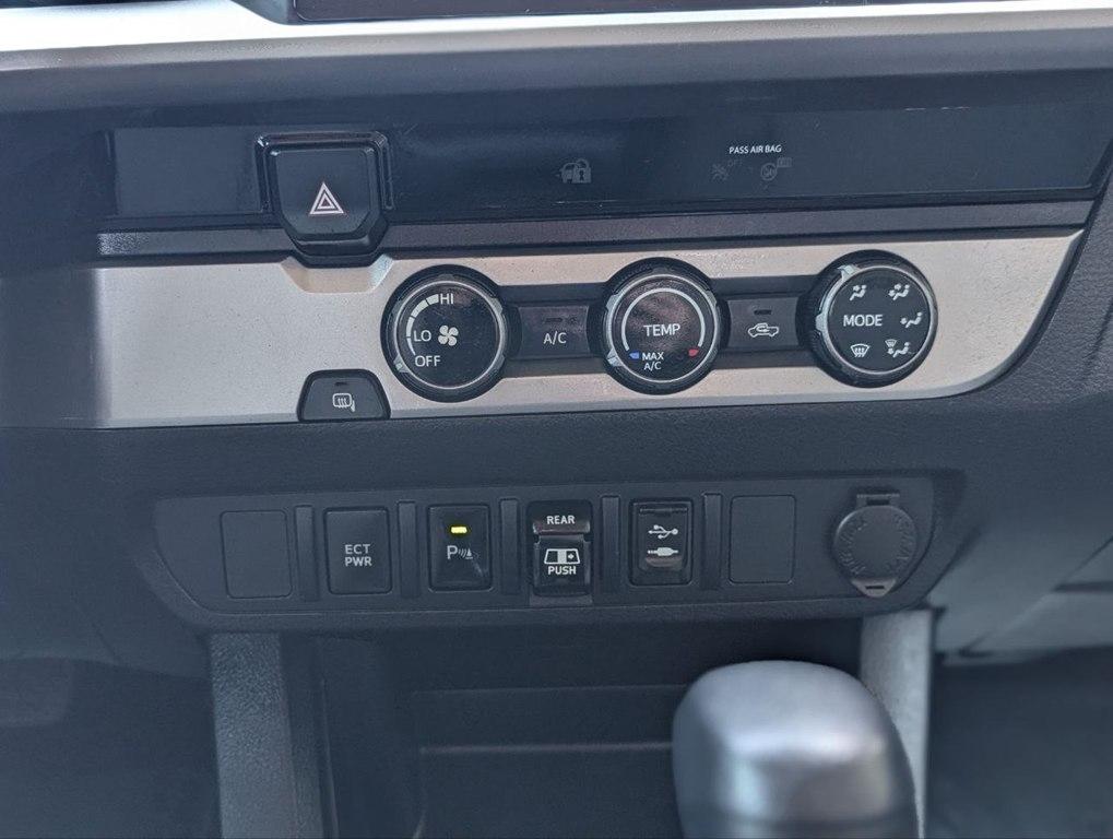 Toyota Tacoma SR5 Double Cab 5' Bed V6 4x2 AT (Natl) 2018