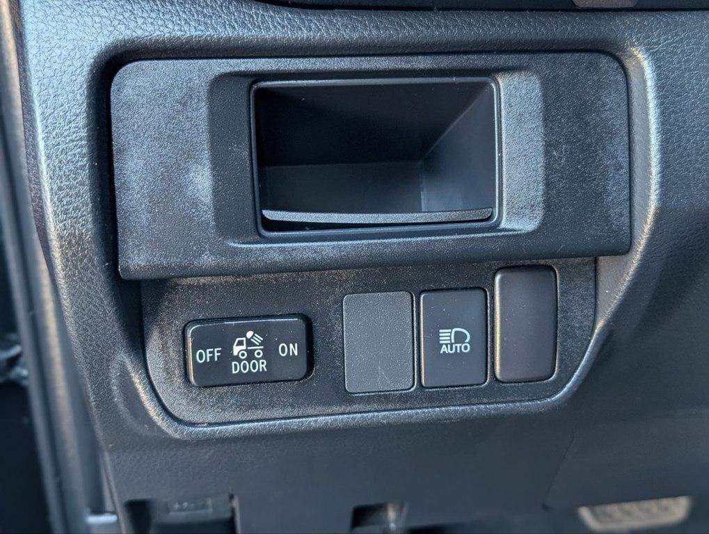 Toyota Tacoma SR5 Double Cab 5' Bed V6 4x2 AT (Natl) 2018