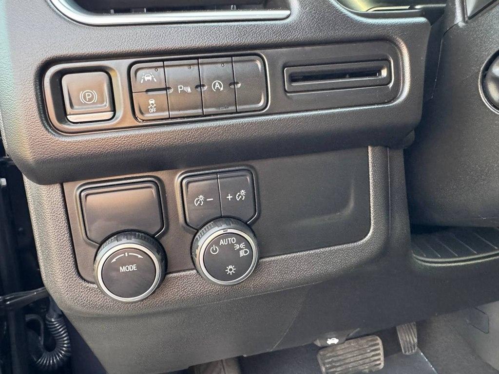 Chevrolet Suburban 2WD 4dr Premier 2023