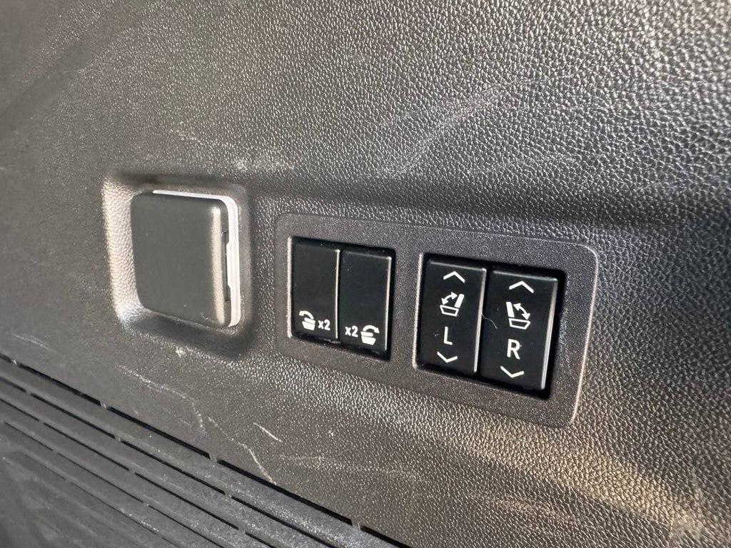 Chevrolet Suburban 2WD 4dr Premier 2023