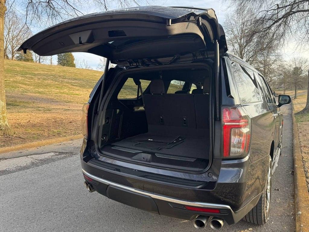 Chevrolet Suburban 2WD 4dr Premier 2023