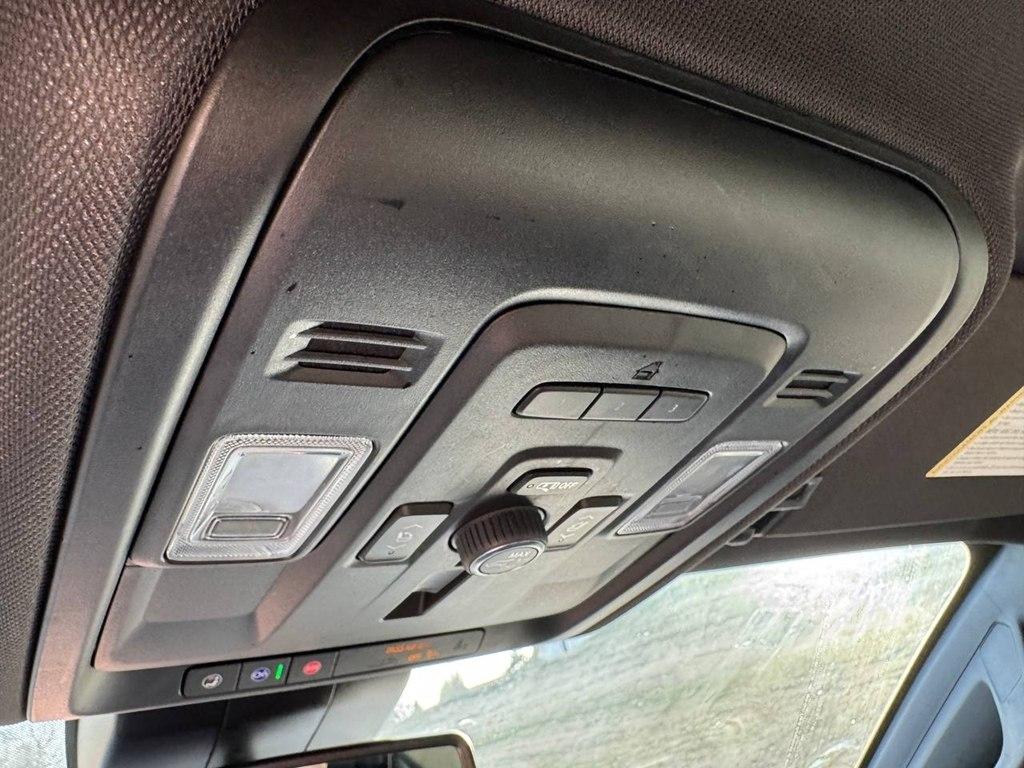 Chevrolet Suburban 2WD 4dr Premier 2023