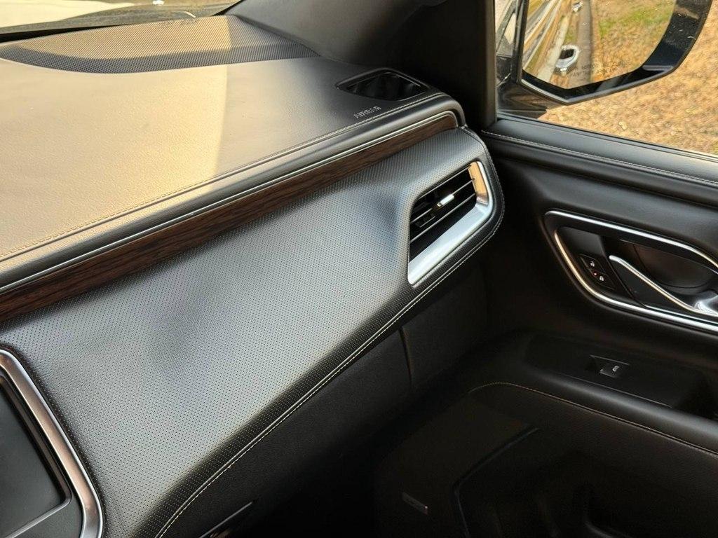 Chevrolet Suburban 2WD 4dr Premier 2023