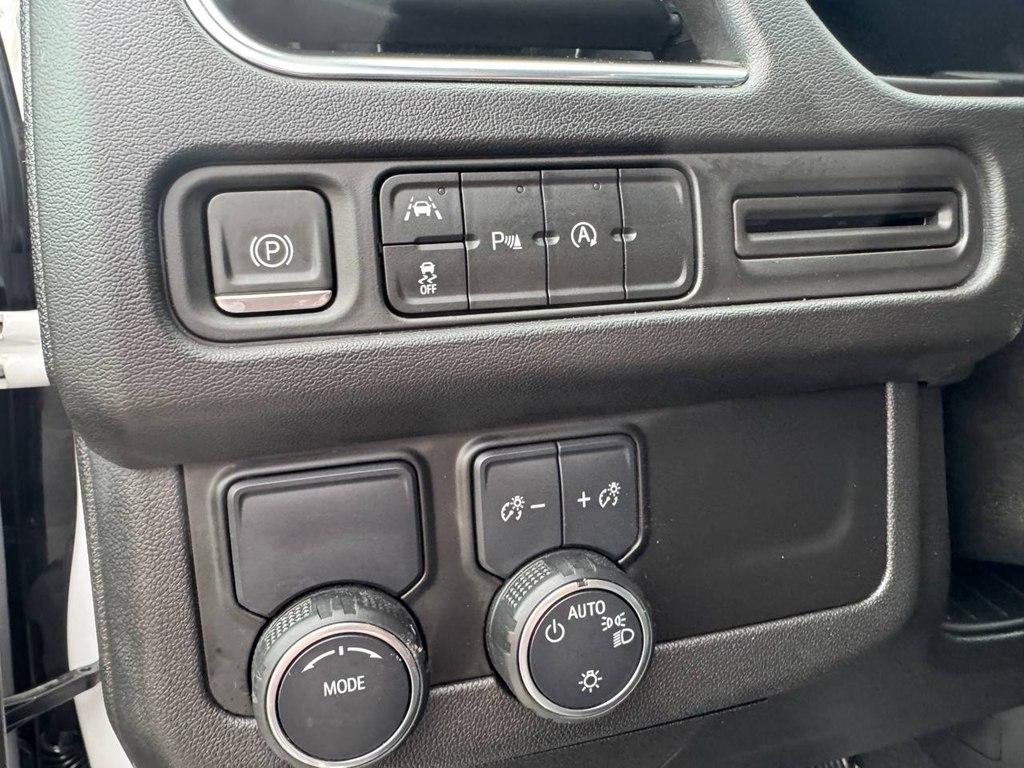 Chevrolet Suburban 2WD 4dr Premier 2023