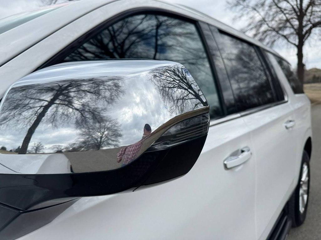 Chevrolet Suburban 2WD 4dr Premier 2023