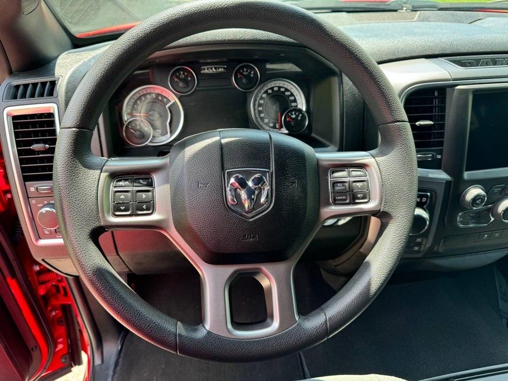 RAM 1500 Classic Warlock 4x4 Crew Cab 5'7" Box 2022