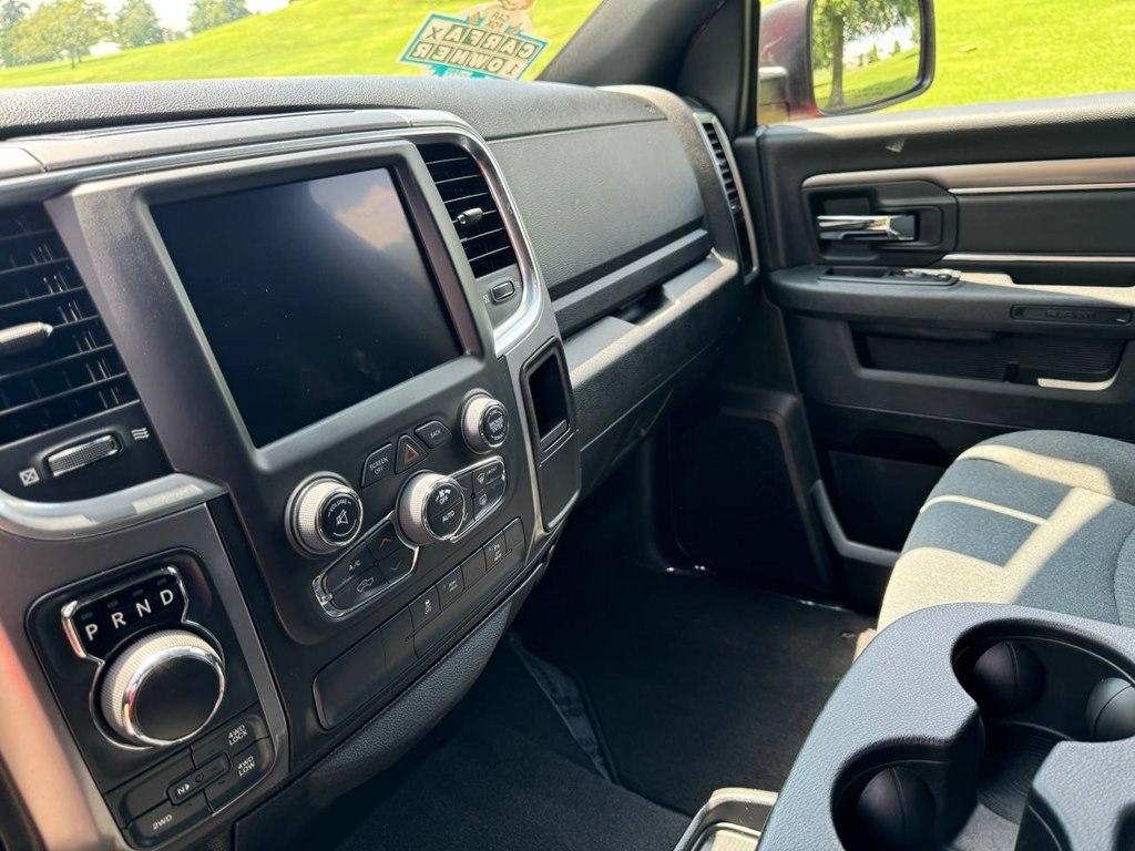 RAM 1500 Classic Warlock 4x4 Crew Cab 5'7" Box 2022