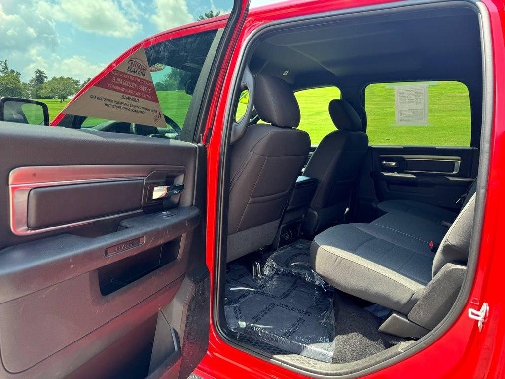 RAM 1500 Classic Warlock 4x4 Crew Cab 5'7" Box 2022