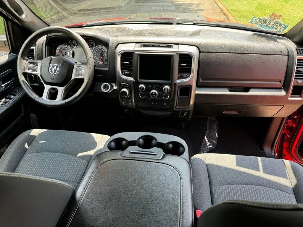 RAM 1500 Classic Warlock 4x4 Crew Cab 5'7" Box 2022