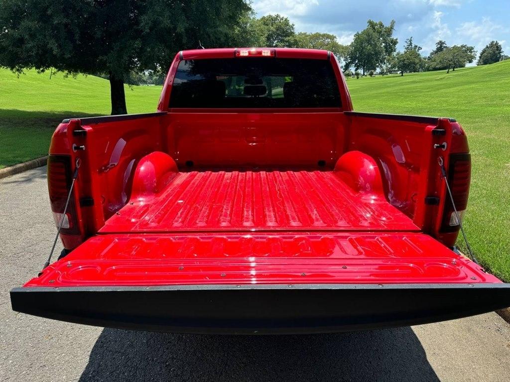 RAM 1500 Classic Warlock 4x4 Crew Cab 5'7" Box 2022
