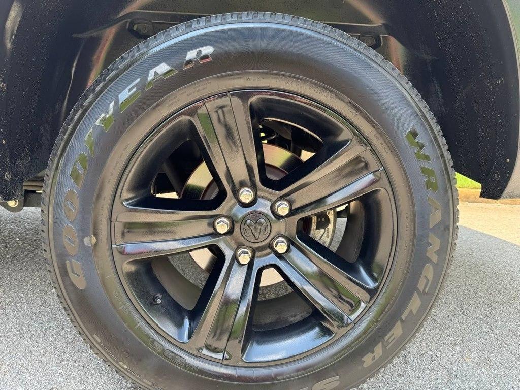 RAM 1500 Classic Warlock 4x4 Crew Cab 5'7" Box 2022