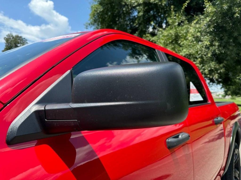 RAM 1500 Classic Warlock 4x4 Crew Cab 5'7" Box 2022