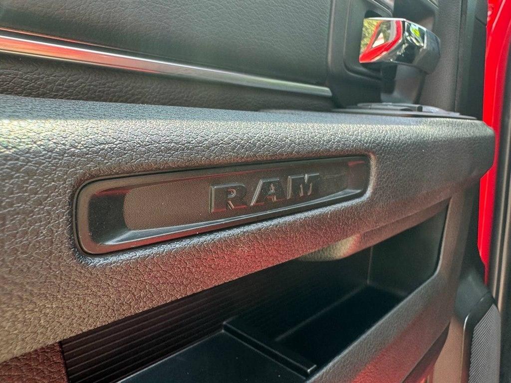 RAM 1500 Classic Warlock 4x4 Crew Cab 5'7" Box 2022