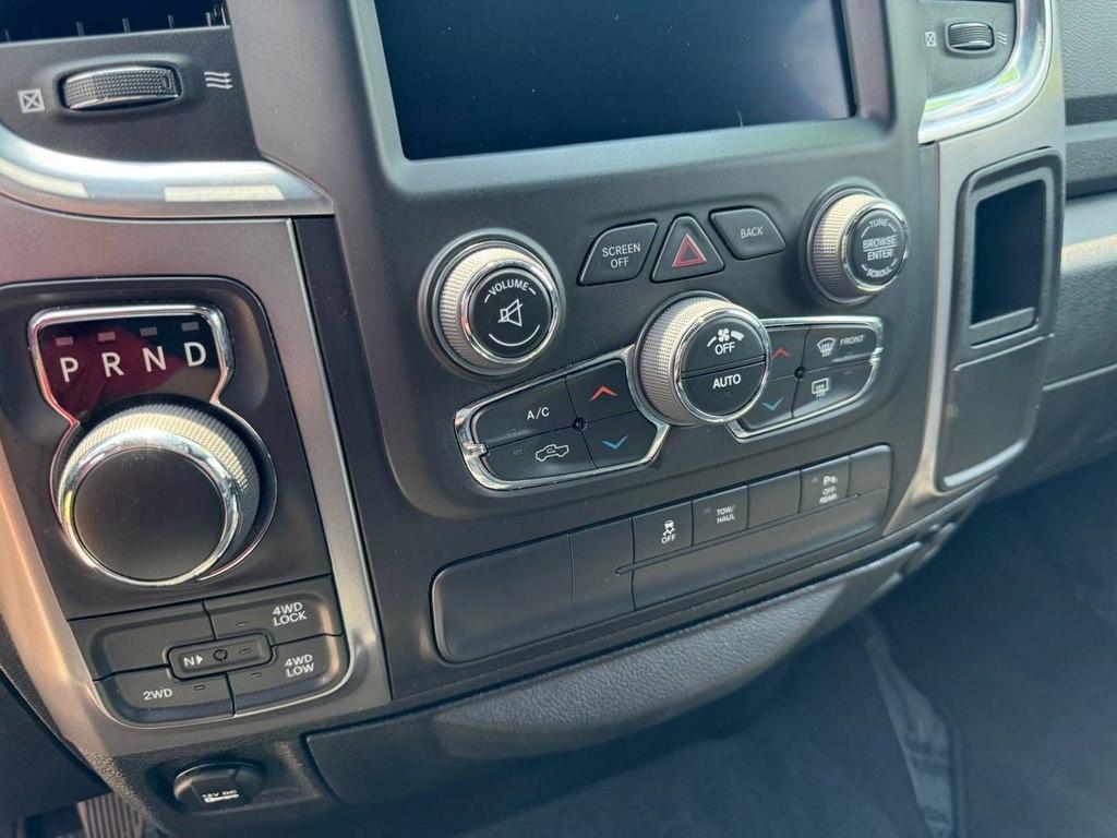 RAM 1500 Classic Warlock 4x4 Crew Cab 5'7" Box 2022