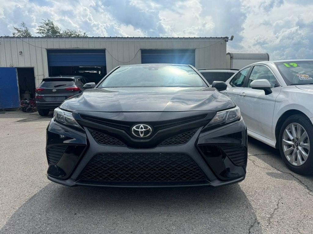 Toyota Camry SE Auto (Natl) 2021