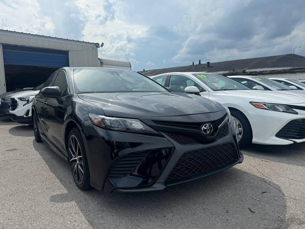 Toyota Camry SE Auto (Natl) 2021