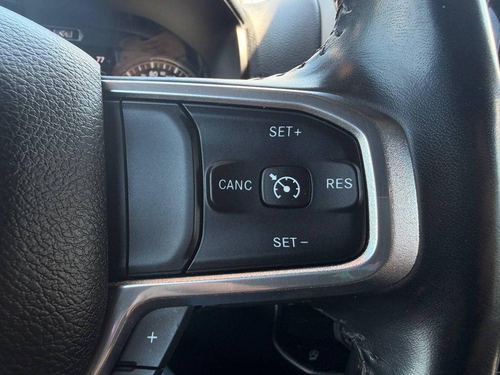 RAM 1500 Laramie 4x2 Crew Cab 5'7" Box 2021