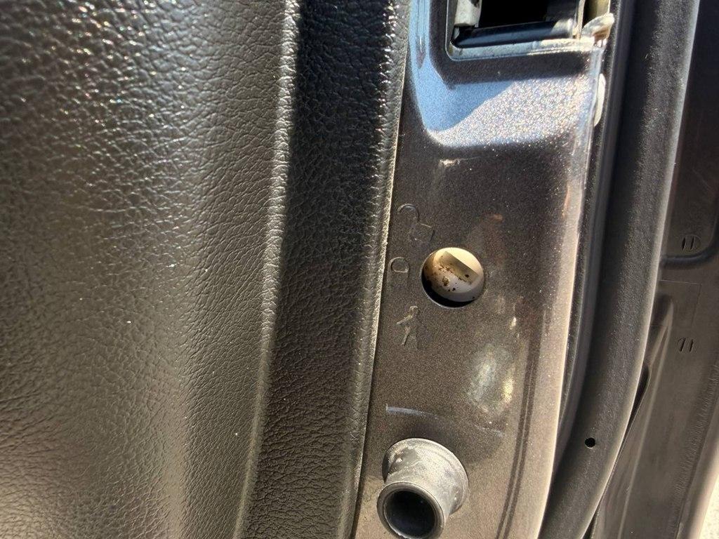 RAM 1500 Laramie 4x2 Crew Cab 5'7" Box 2021