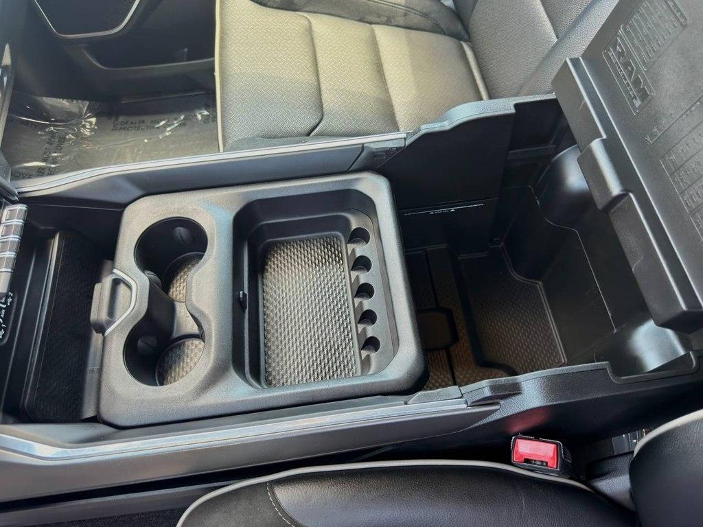 RAM 1500 Laramie 4x2 Crew Cab 5'7" Box 2021