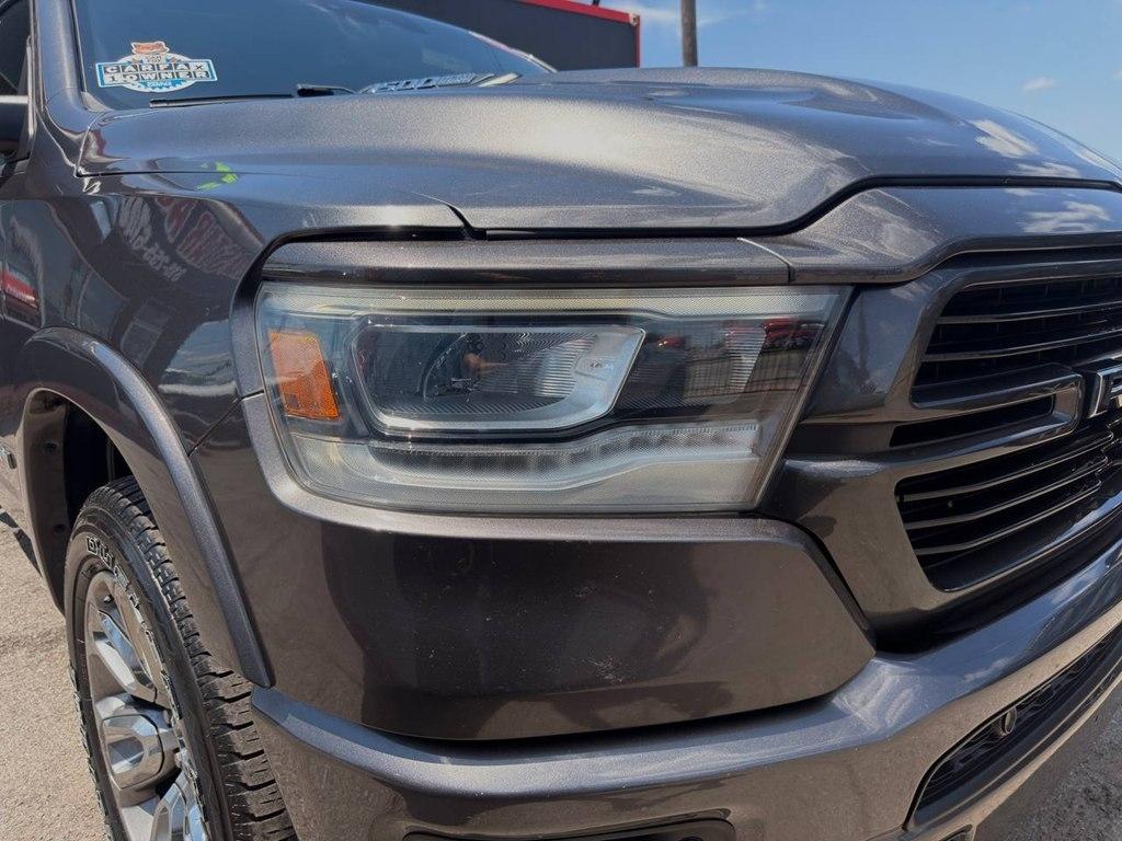 RAM 1500 Laramie 4x2 Crew Cab 5'7" Box 2021