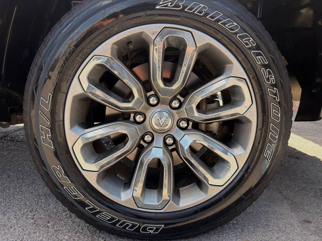 RAM 1500 Laramie 4x2 Crew Cab 5'7" Box 2021
