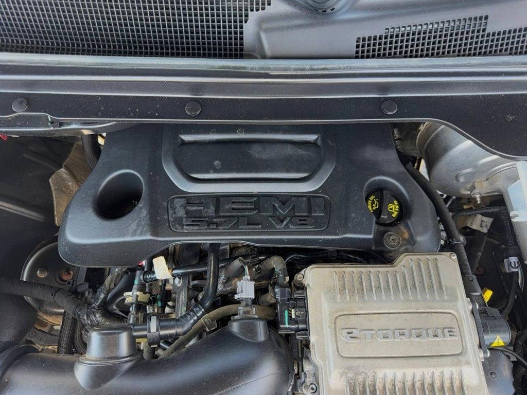 RAM 1500 Laramie 4x2 Crew Cab 5'7" Box 2021