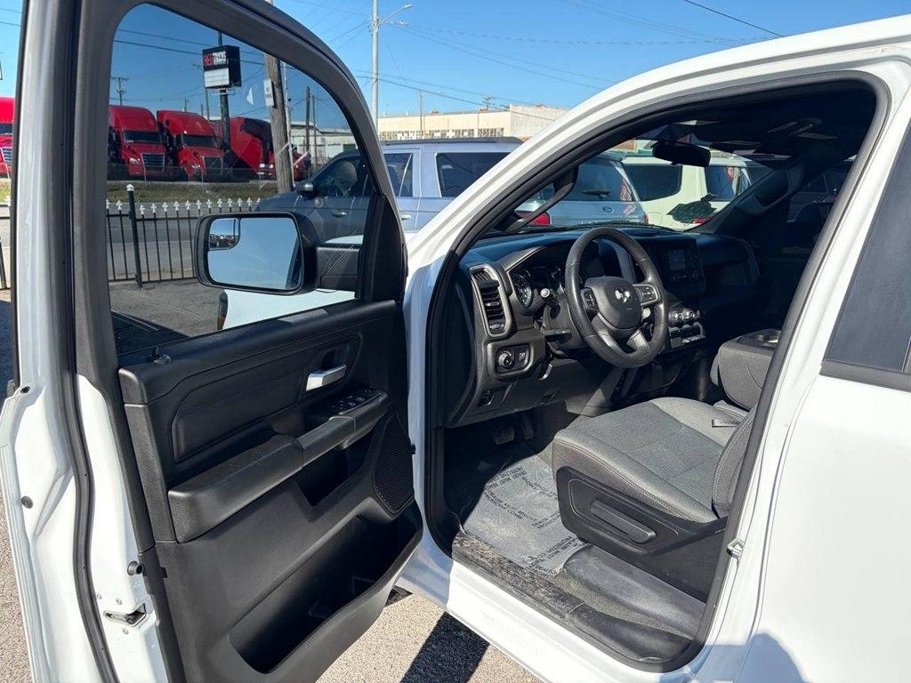 RAM 1500 Tradesman 4x4 Crew Cab 5'7" Box 2024